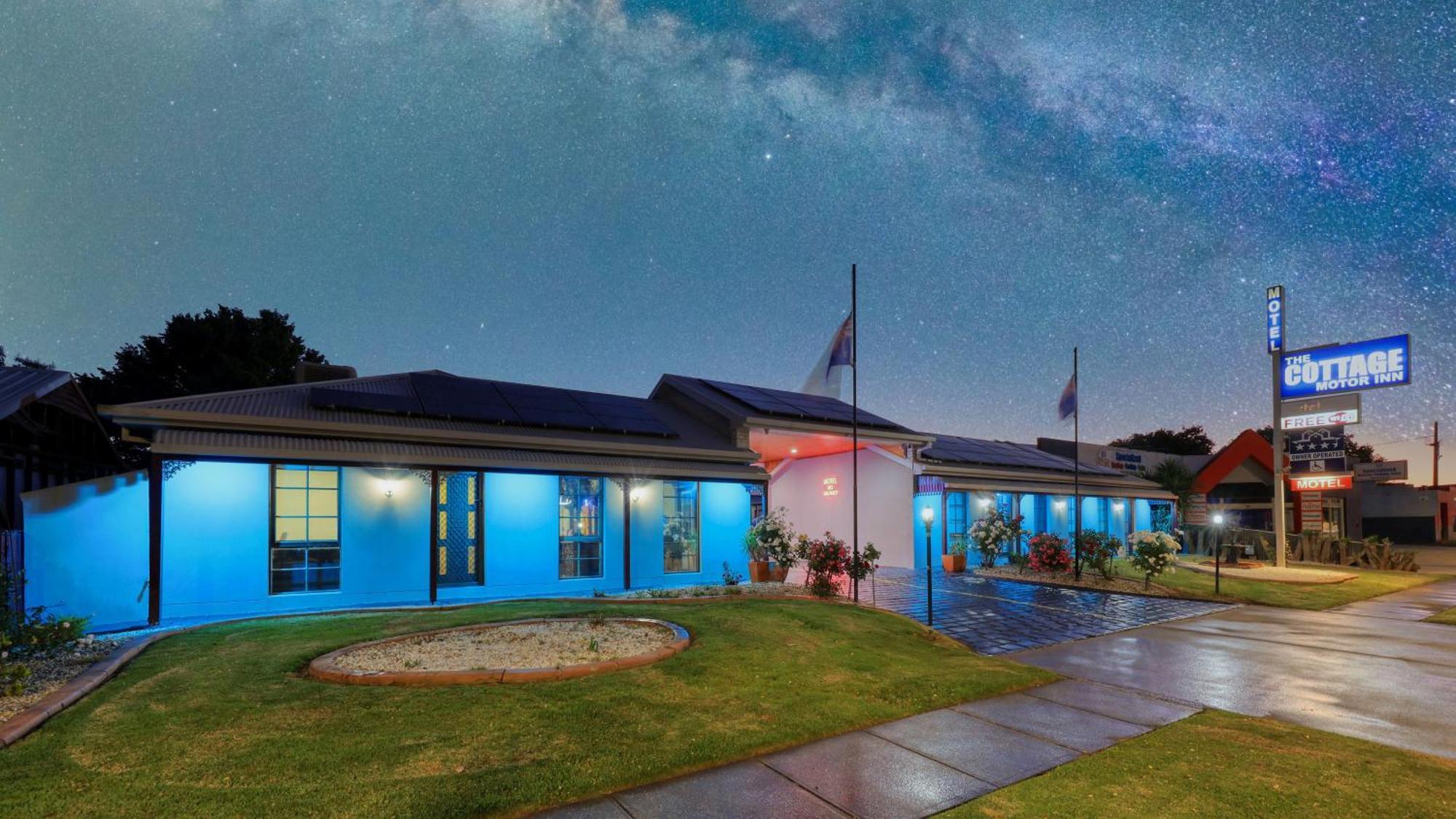 The Cottage Motor Inn Albury Cbd Exteriör bild